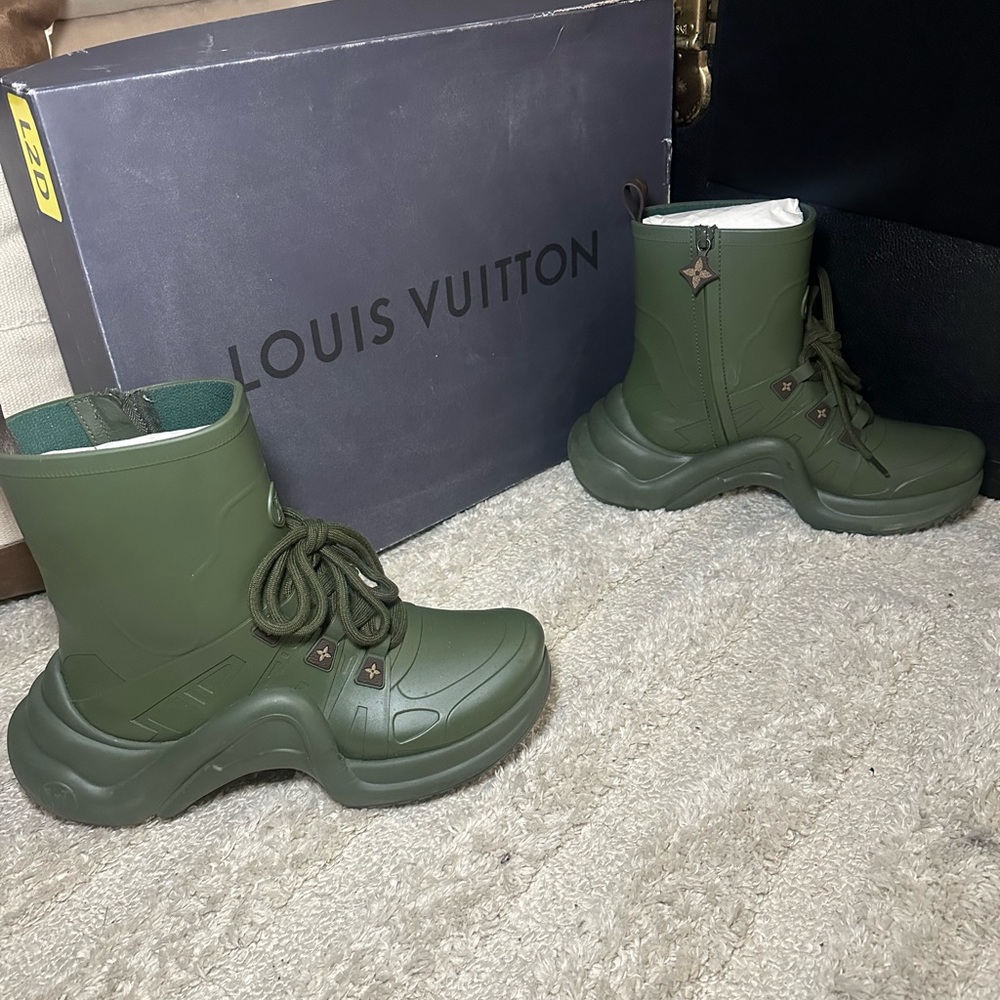 Louis Vuitton Olive Green Lace-Up Boots - Picture 2 of 8